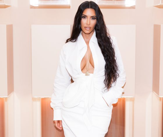 Must-have к праздникам! Этот бьюти-продукт Ким Кардашьян выпускает впервые
