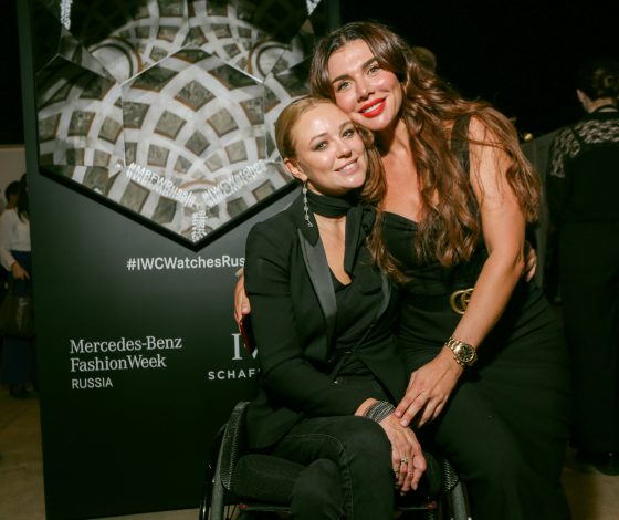 Анна Седокова поддержала Ксению Безуглову на ее дебютном показе I-INCLUSIVE by Ksenia Bezuglova