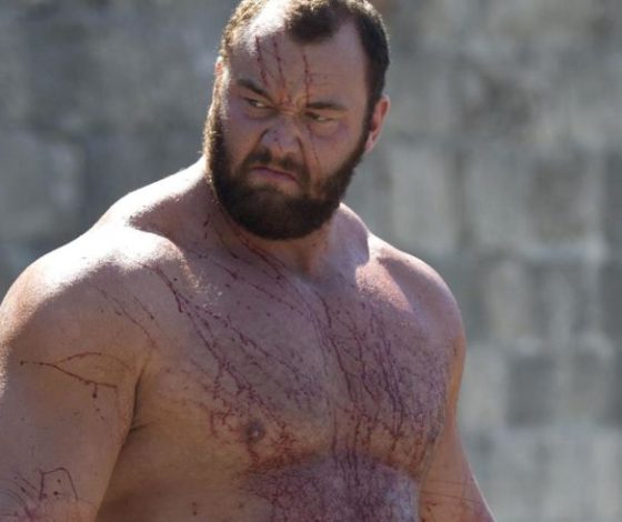 Двухметровый актер из «Игры престолов» женился!