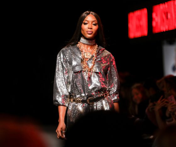 Наоми Кэмпбелл, Джиджи Хадид и Вера Брежнева на показе MOSCHINO [tv] H&M