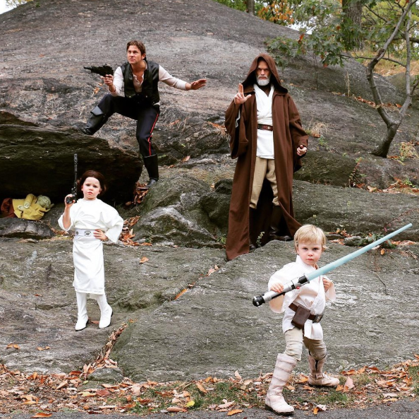 Нил Патрик Харрис с семьей в образе героев «Звездных войн»