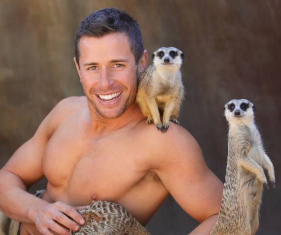 Это нужно видеть: обнаженные пожарные снялись для календаря с животными