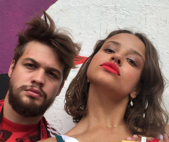 Певица Сюзанна обвинила мужа в домашнем насилии и заявила о разводе с Мальбэком во время концерта