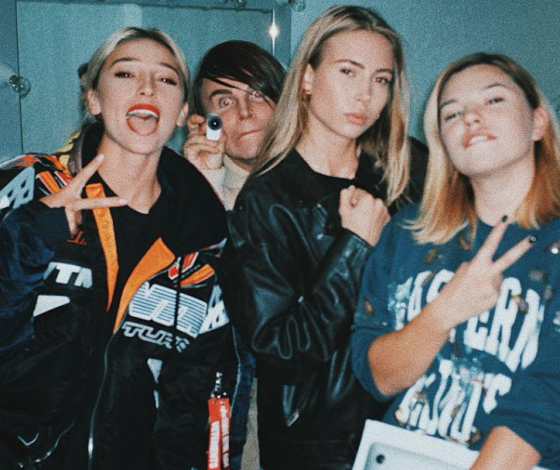 Где купить, и сколько стоит бомбер как у Насти Ивлеевой?