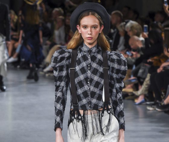 Смотри показ John Galliano здесь!