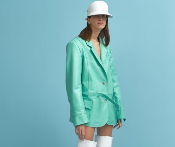 Для самых модных: тренчи из кожи, платья-жакеты и (очень!) высокие ботфорты