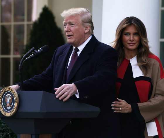 Новый выход Мелании Трамп. Первую леди сравнивают с индейкой!