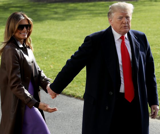 Хотим такой плащ! В чем путешествует Мелания Трамп?