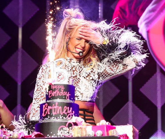 Заставляли носить утягивающее белье и не давали отдыхать: Бритни Спирс рассказала подробности своего нахождения под опекой