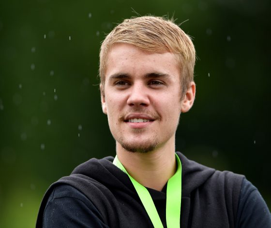 Джастин Бибер создал свой бренд и подписался всего на одного человека. Кто он?