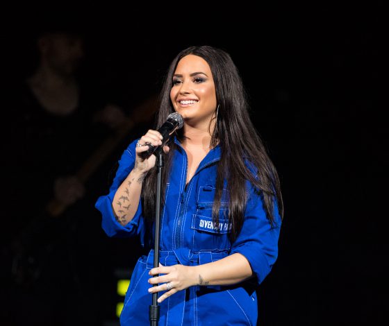 У нее все отлично! Деми Ловато на свидании с бойфрендом