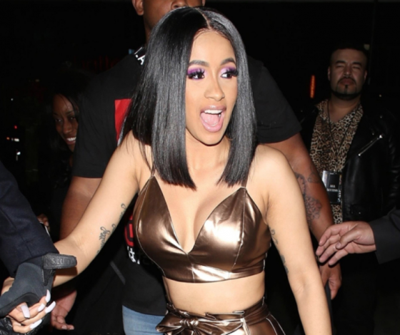 Сколько стоит: наряд Карди Би