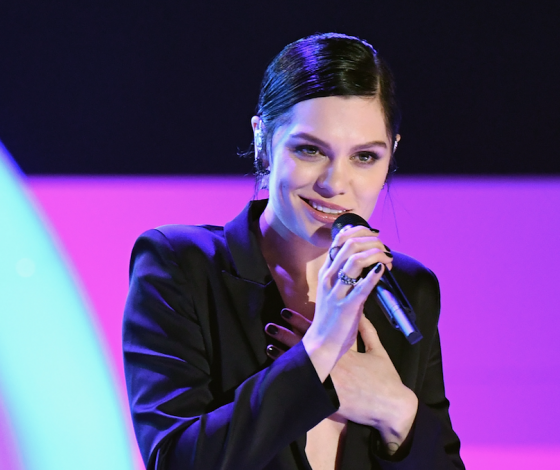 Певица Джесси Джей откровенно рассказала, как переживает потерю ребенка