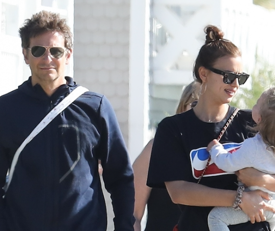 Лучшие подруги! Кто поддерживает Ирину Шейк после расставания с Купером?