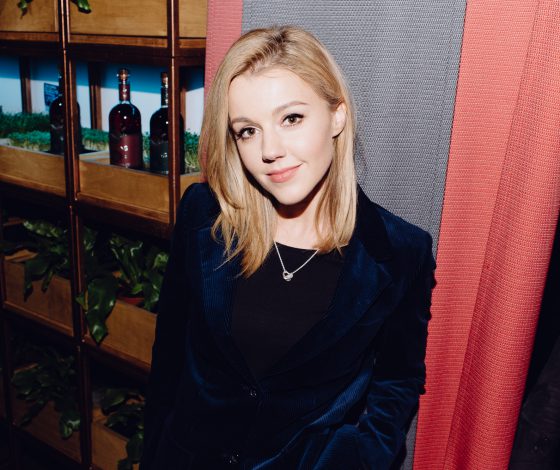 Юлианна Караулова, Полина Максимова и Виктория Дайнеко на гастрономической вечеринке на Усачевском рынке