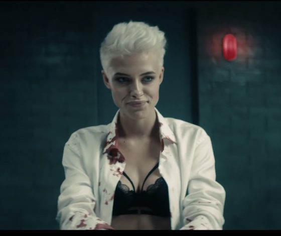 Видео дня: участница «Холостяка» в клипе группы «Ленинград»