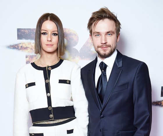 Александр Петров и Ирина Старшенбаум, Мария Кожевникова и Пелагея на премьере фильма «Т-34»