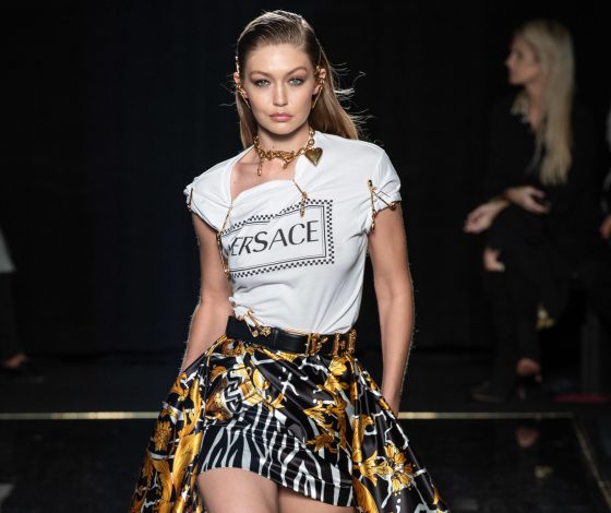 Смотри показ Versace здесь!