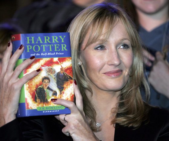 «Записывайте видео и публикуйте»: Джоан Роулинг призвала учителей читать «Гарри Поттера»