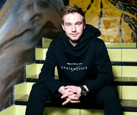 Сколько Саша Петров собирается заработать на своем отеле и когда закроет спектакль?