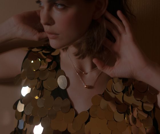 И на работу, и для выхода в свет: украшения, которые подойдут под любой образ