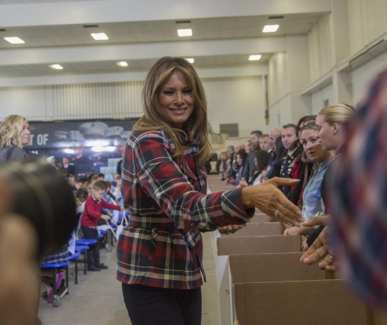 Идеальный образ! Мелания Трамп в клетчатом жакете за тысячу долларов