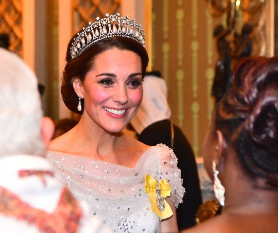 Герцогини в деле: Меган посетила службу в церкви, а Кейт – прием во дворце