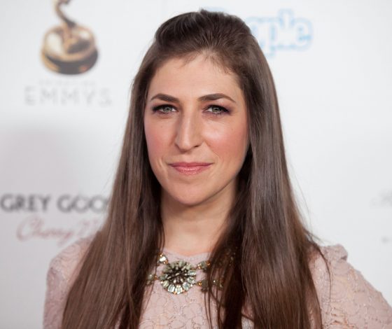 Эми из «Теории большого взрыва» рассталась с парнем