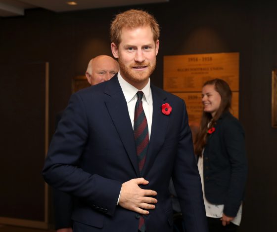 Ну сколько можно! В Сети снова обсуждают обувь принца Гарри