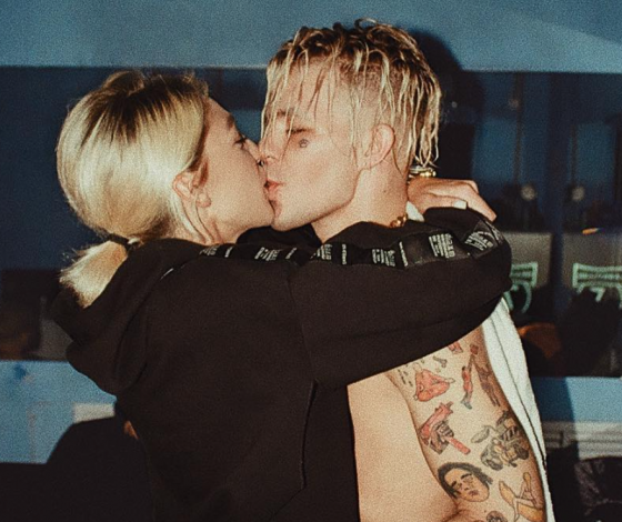 Все делают вместе: Ивлеева тусуется с Элджеем в клубе