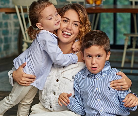 Мама может: Муцениеце, Седокова, Дайнеко, Шишкова и Кожевникова рассказывают, как воспитывают детей