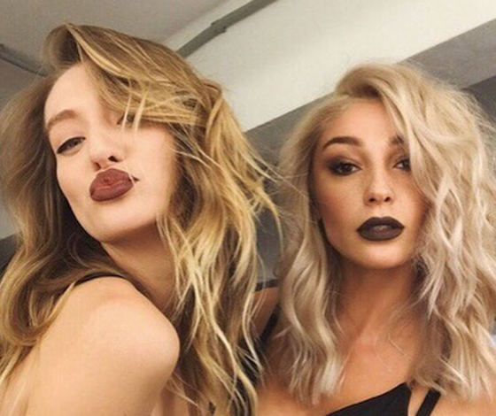 Маша Миногарова и Настя Ивлеева встретились с Елизаветой II. Смотри видео!