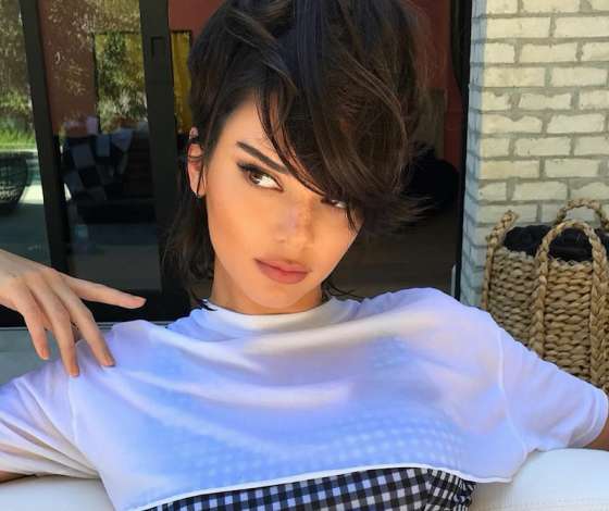 Купальник как у Кендалл Дженнер можно купить меньше, чем за 1500 рублей!