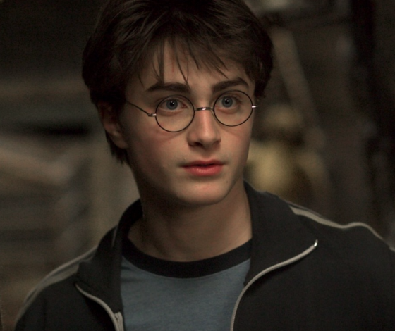 Его не узнать! Гарри Поттер теперь с бородой!