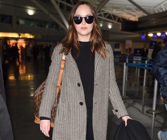 Проще некуда: самые обыкновенные, но очень стильные образы Дакоты Джонсон