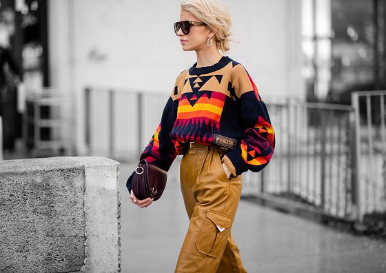 15 лайфхаков: как носить свитер?