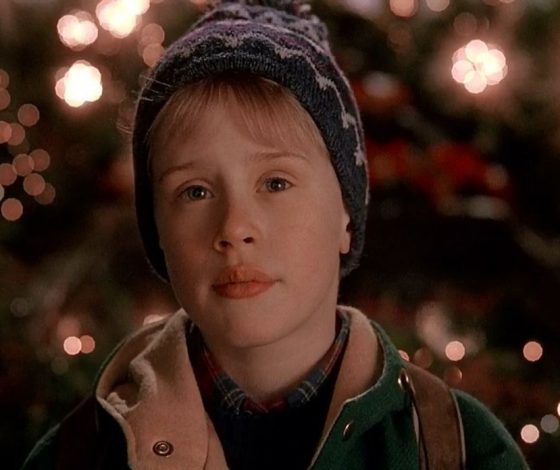 Видео дня: Маколей Калкин воссоздал сцену из «Одного дома»