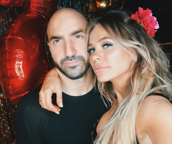 Обожаем их! Анна Хилькевич поделилась фото с мужем и дочками