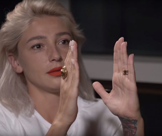 Самый креативный подарок! Насте Ивлеевой прислали дерзкую куртку