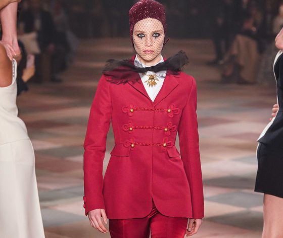 Самый красивый цирк в твоей жизни! Смотри кутюрный показ Christian Dior здесь!