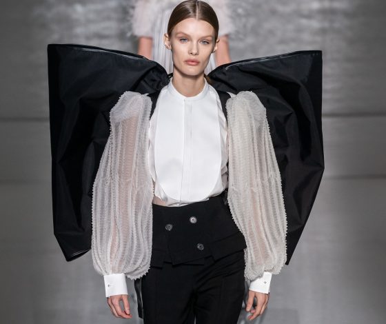 Кутюрный показ Givenchy – самое красивое шоу недели. Посмотри на эти колготки из латекса!