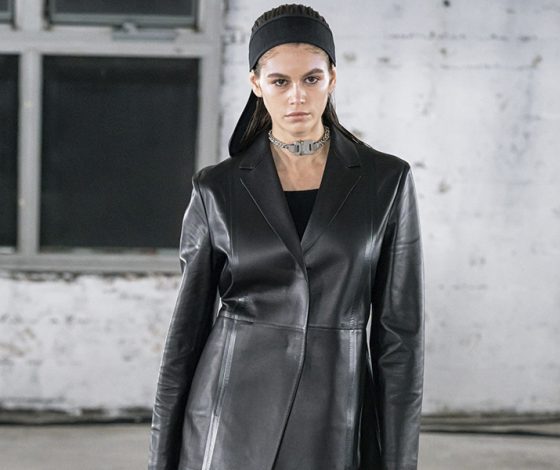 Кайя Гербер открыла показ Alyx в Париже. Смотри все шоу здесь!