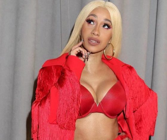 Карди Би сделала пирсинг. Угадаешь где?