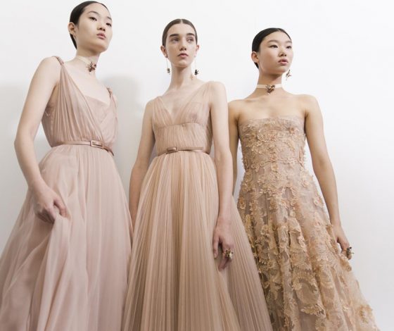 Смотри прямую трансляцию кутюрного показа Christian Dior здесь!