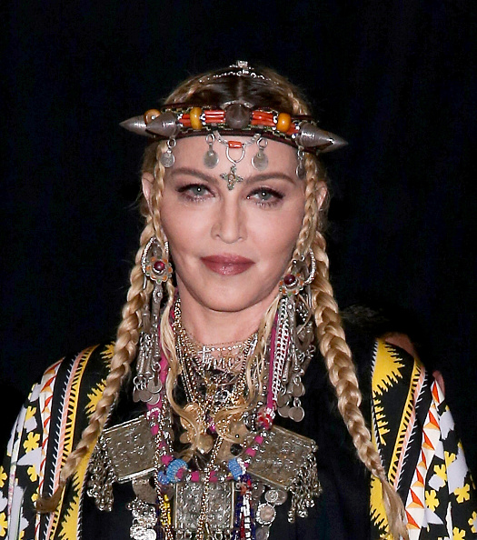 Мадонна (60)
