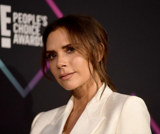 Она светится! Очень счастливая Виктория Бекхэм в Берлине