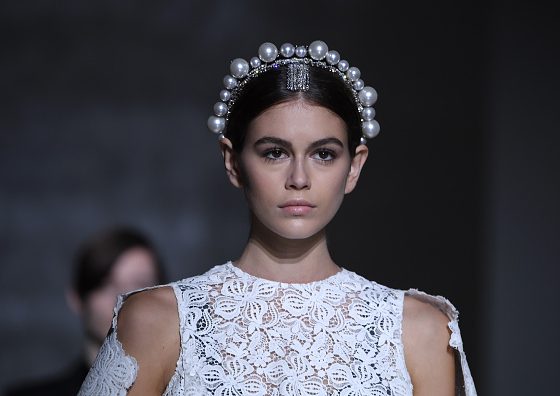 Слишком красиво: лучшие бьюти-образы Недели высокой моды в Париже