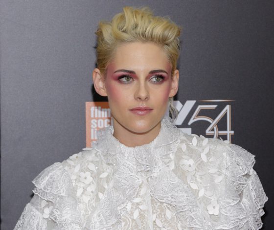 Первое фото Кристен Стюарт в образе принцессы Дианы: реакция пользователей Сети