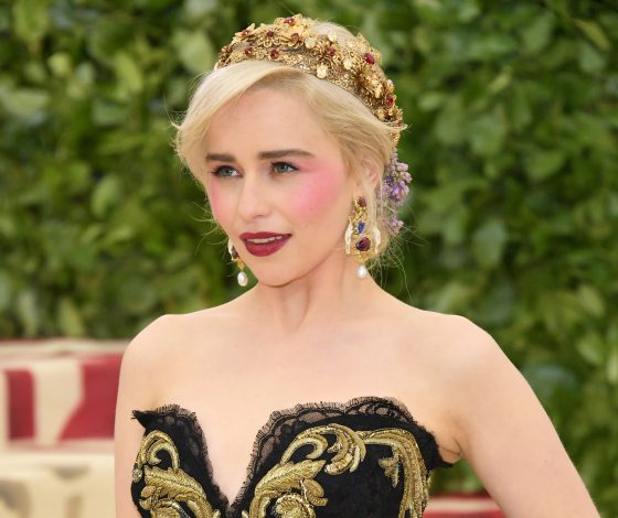 Эмилия Кларк объяснила, как делать селфи со звездой