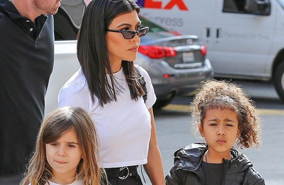 Цифра дня: сколько стоит обувь дочки Кортни Кардашьян?